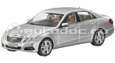 MERCEDES BENZ Модель автомобиля Mercedes-Benz E-class Silver
