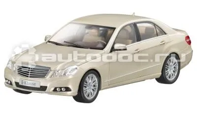 MERCEDES BENZ Модель Mercedes-Benz E-Klasse, Limousine, Elegance, Beige, Scale: 1:18