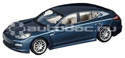 PORSCHE Модель автомобиля Panamera 4S