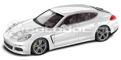 PORSCHE Модель автомобиля