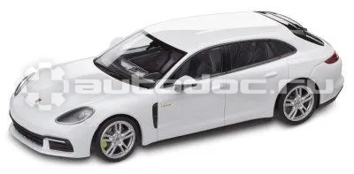 PORSCHE Модель автомобиля Panamera Sport Turismo 4 E-Hybrid, Carrara White