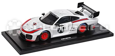 PORSCHE Модель автомобиля Porsche 935