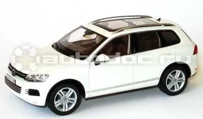 VAG Модель автомобиля Volkswagen Touareg, Scale 1 43, White