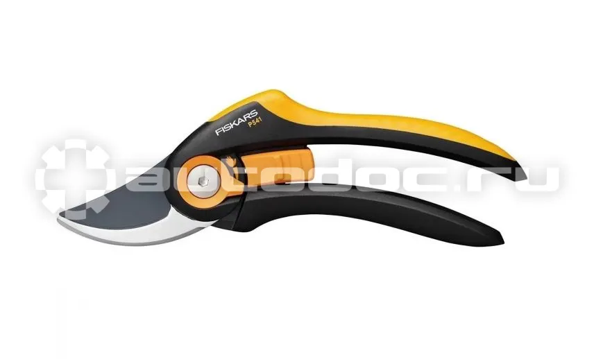FISKARS Секатор плоскостной Plus Smartfit P541