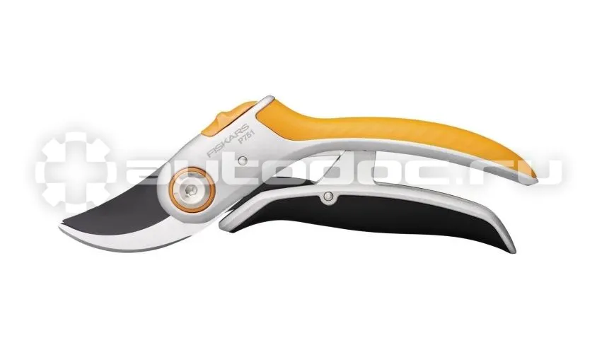 FISKARS Секатор плоскостной металлический Plus PowerLever P751