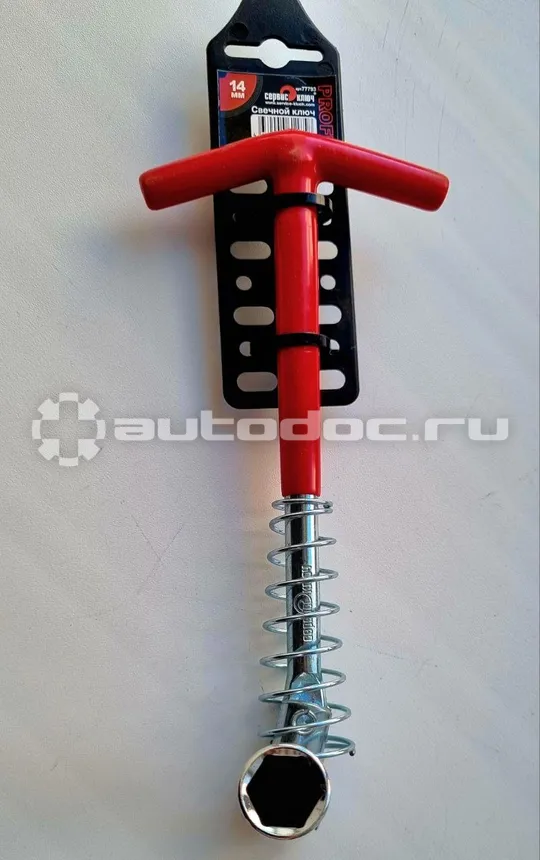 СЕРВИС КЛЮЧ 77793  Ключ свечной с карданом
